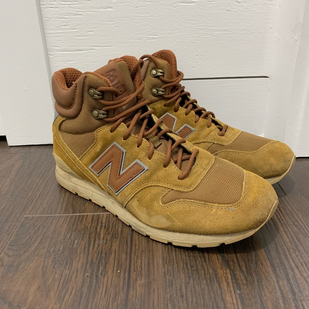 New Balance 696